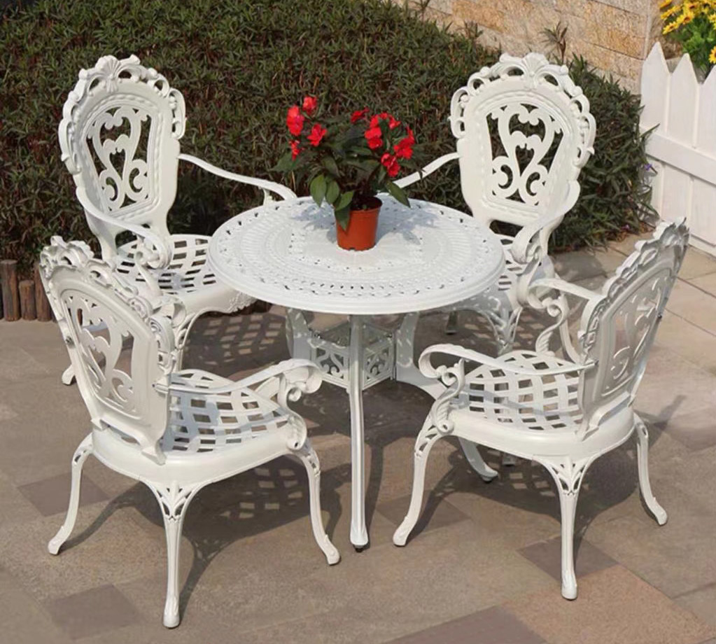 Белая металлическая мебель для летних веранд кафе и пансионатов, садовые столы и стулья из литого алюминия, чугунная парковая мебель, литые кресла и стол в загородный дом, мебель для таунхаусов.