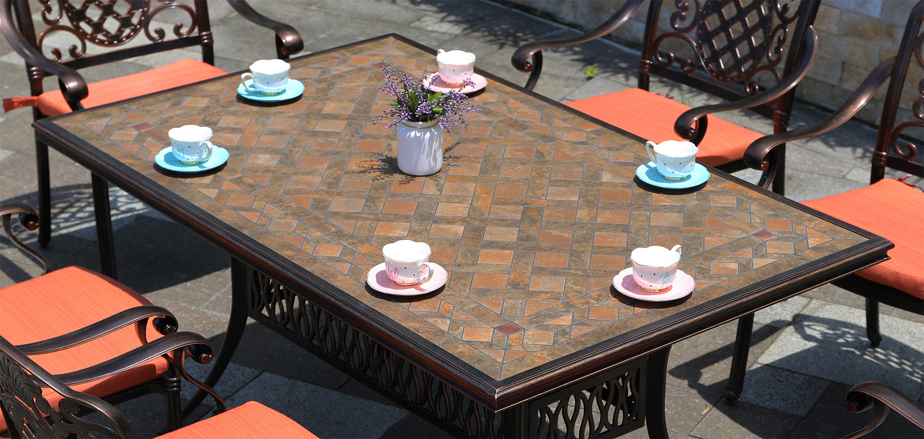 Садовый стол с мозаикой из керамической плитки, уличный обеденный стол в беседку и на террасу, мебель для летних кафе, стол из литого алюминия с керамикой для дачи.