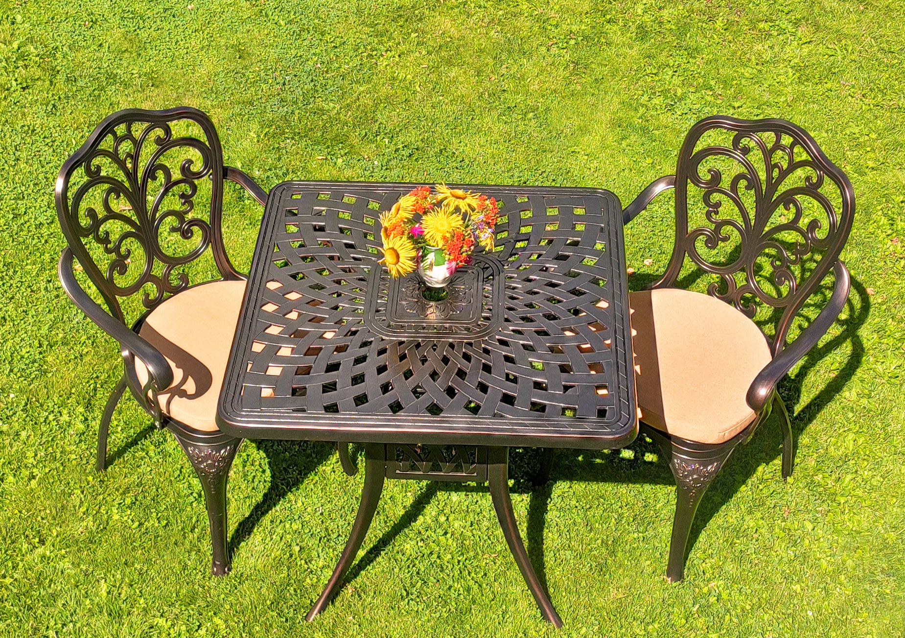 Мебель для сада и дачи из металла, кованые кресла и стол в сад, чугунные столы и стулья, мебель для летних веранд кафе, чайный комплект мебели патио в беседку, кружевной стол для сада с ажурными креслами