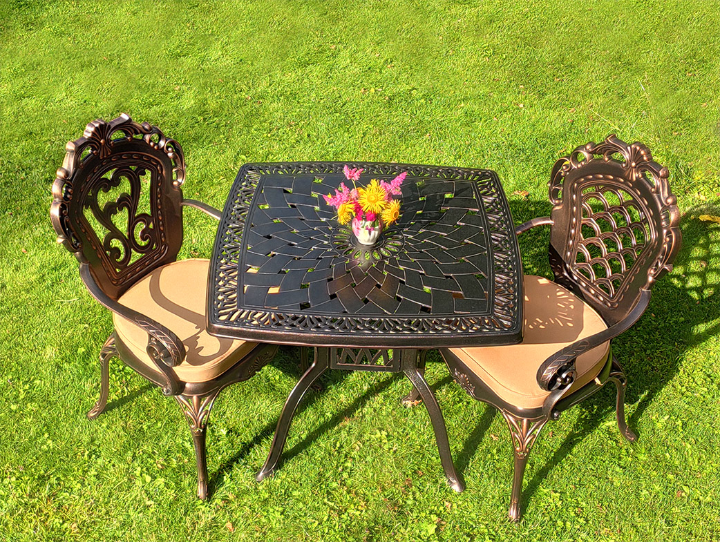Садовая мебель из литого алюминия для дачи, мебель HoReCa для сезонных веранд ресторанов и кафе, кованые металлические столы и стулья для сада, парковая мебель из металла, чугунные кресла в сад
