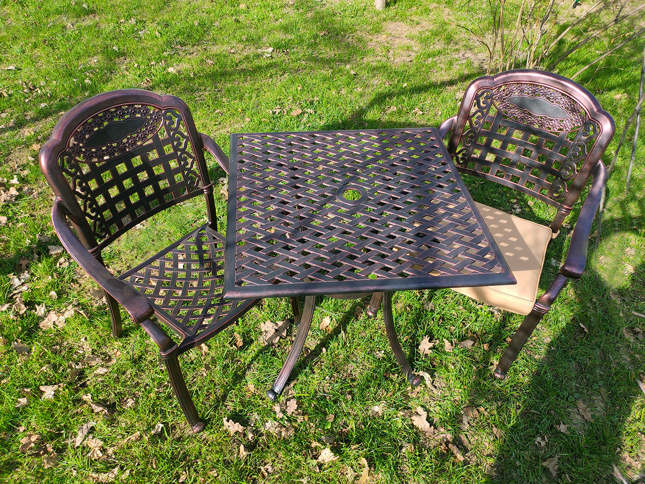 Садовая мебель из металла, стол и стулья на дачу, кованая мебель, столик и стулья во двор, мебель для кафе, чугунная мебель из литого алюминия 