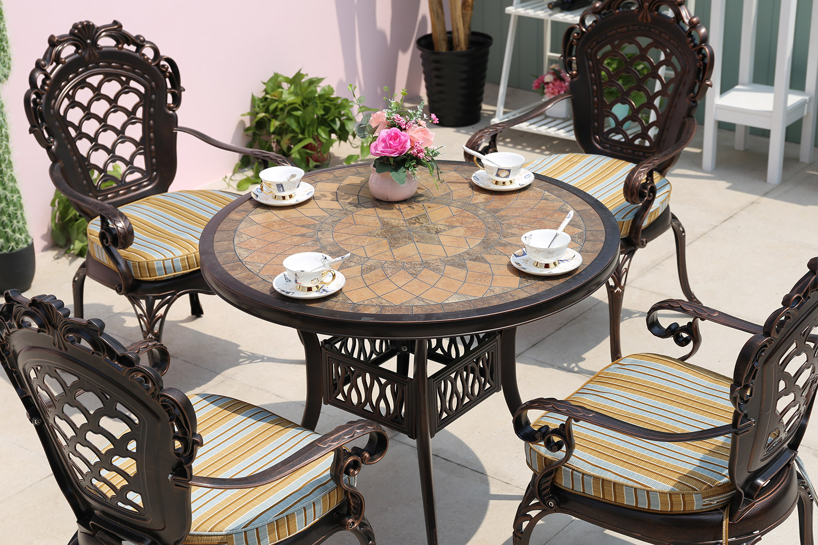 Садовый стол со стульями для улицы и в беседку, металлическая мебель из литого алюминия и чугуна, стол с мозаикой для дачи, мебель для летних кафе и ресторанов