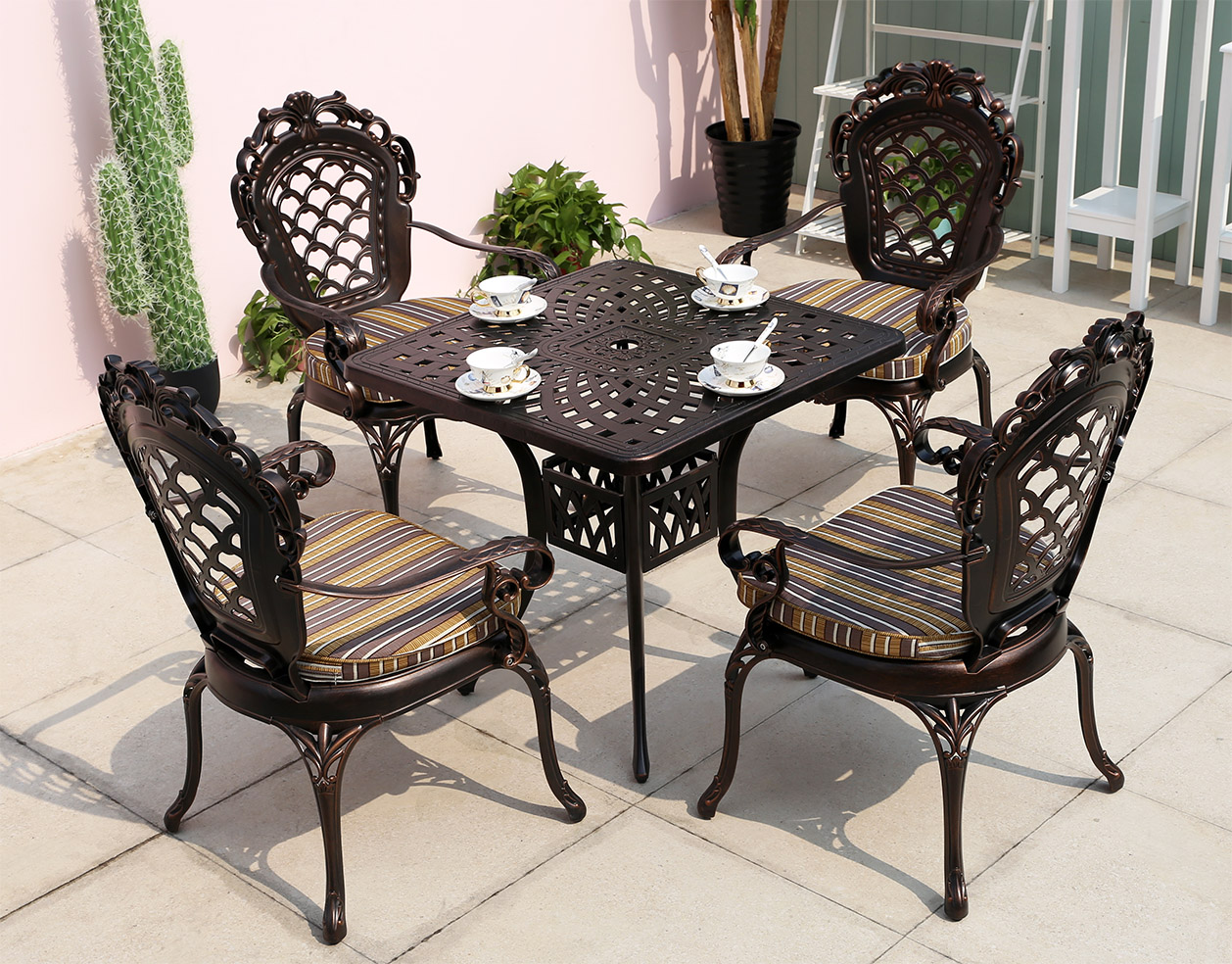 Металлическая уличная мебель для сезонных кафе, кованые столы и стулья из литого алюминия, уличная мебель для сада, стол и стулья в беседку и на террасу