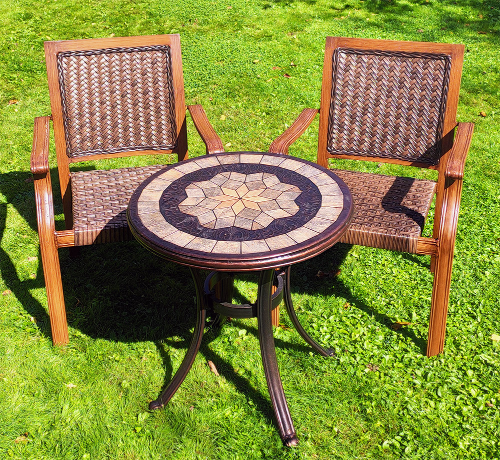 Садовый стол из металла с мозаикой, чайный комплект мебели в беседку, кресла ротанг, плетёная мебель для летних площадок кафе, стол и стулья на балкон