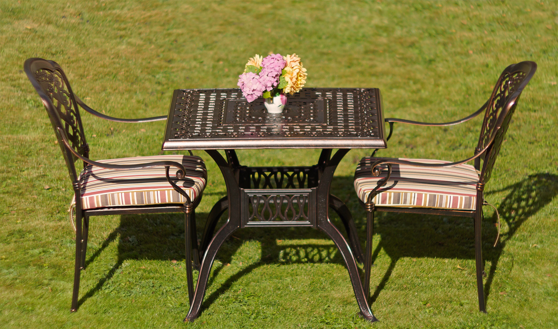 Металлическая мебель для летних кафе бистро, ажурный стол и стулья для сада, мебель из металла на дачу в беседку и на крыльцо, чайных комплект кованой садовой мебелина 